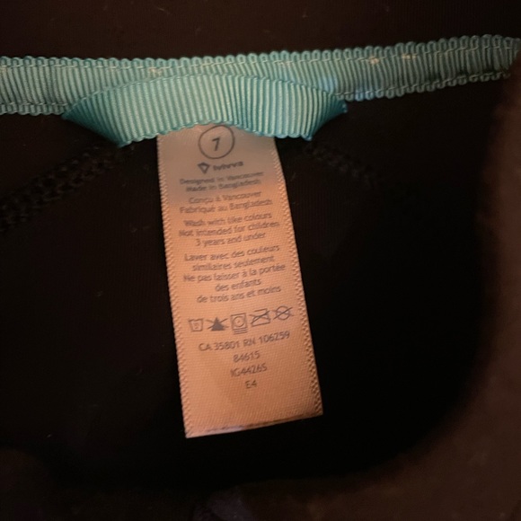 Brand that is related to lululemon for kids but went out of business ! Ivivvia - Picture 2 of 3